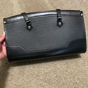 Louis Vuitton black leather purse. Shoulder bag